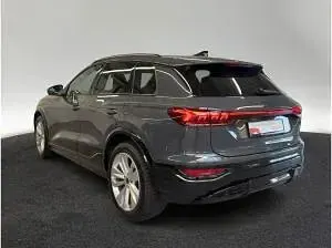 Gebraucht Audi Q6 e-tron 225 kW (306 PS) 2025 Grau (g5 magnetgrau) SUV