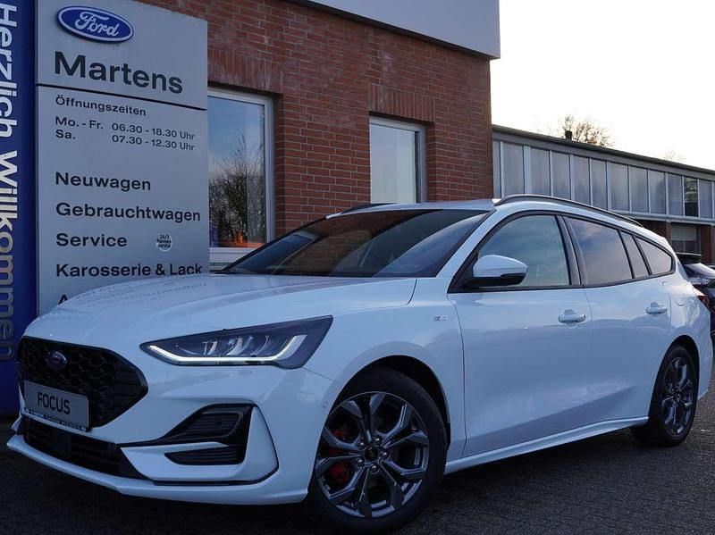 Neu Ford Focus ST-Line 125 PS (91 kW) 2025 Frozen white Kombi