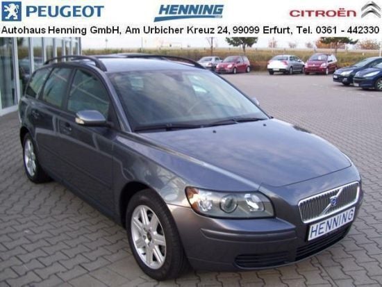 Grau metallic Gebraucht 2004 Volvo V50 Kinetic Kombi | 9.490 € - Bild 1/4