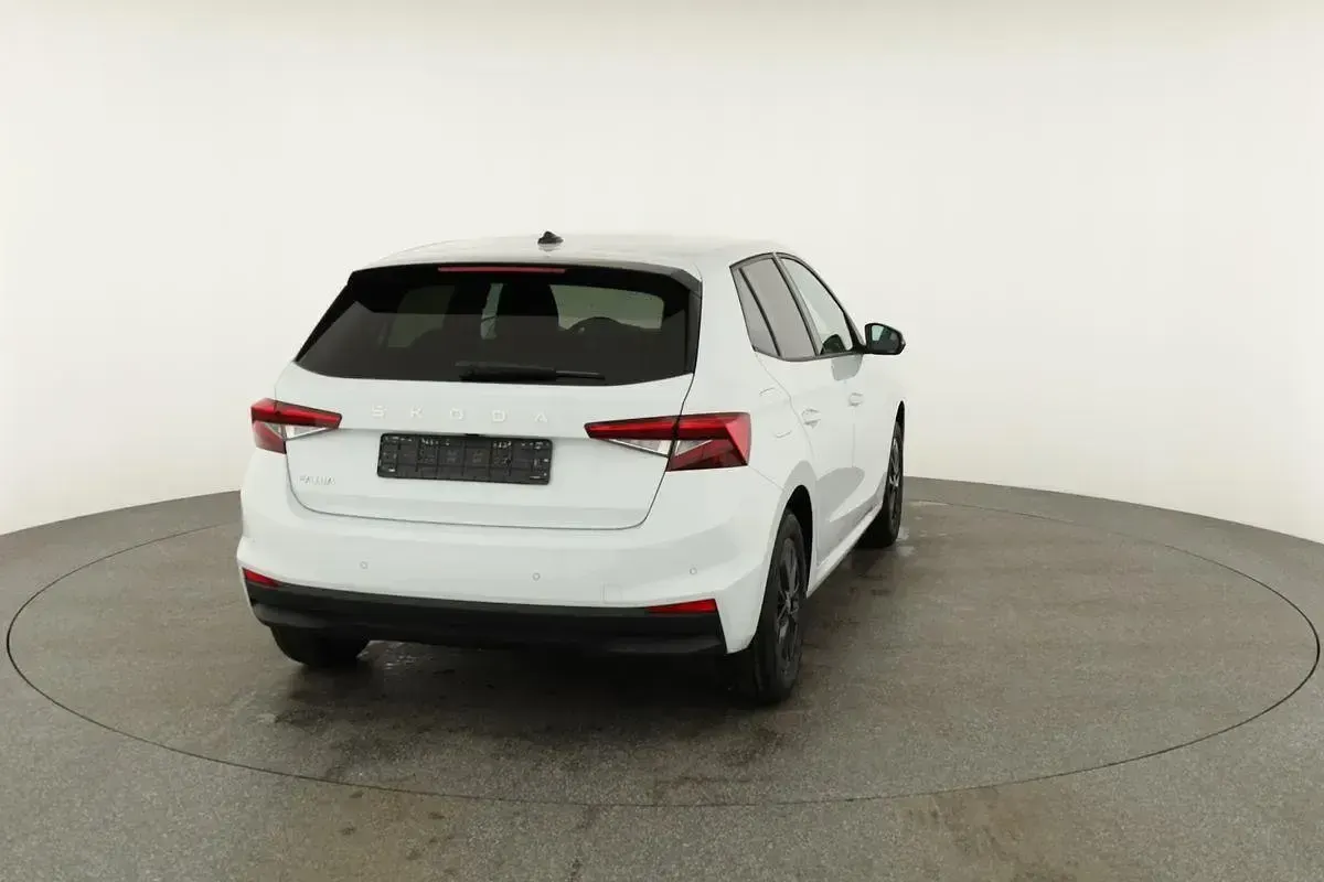 Nuova Skoda Fabia 2026 Bianco Utilitaria