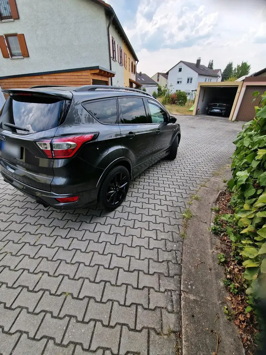 Gebraucht Ford Kuga ST-Line 150 PS (110 kW) 2018 Grau SUV
