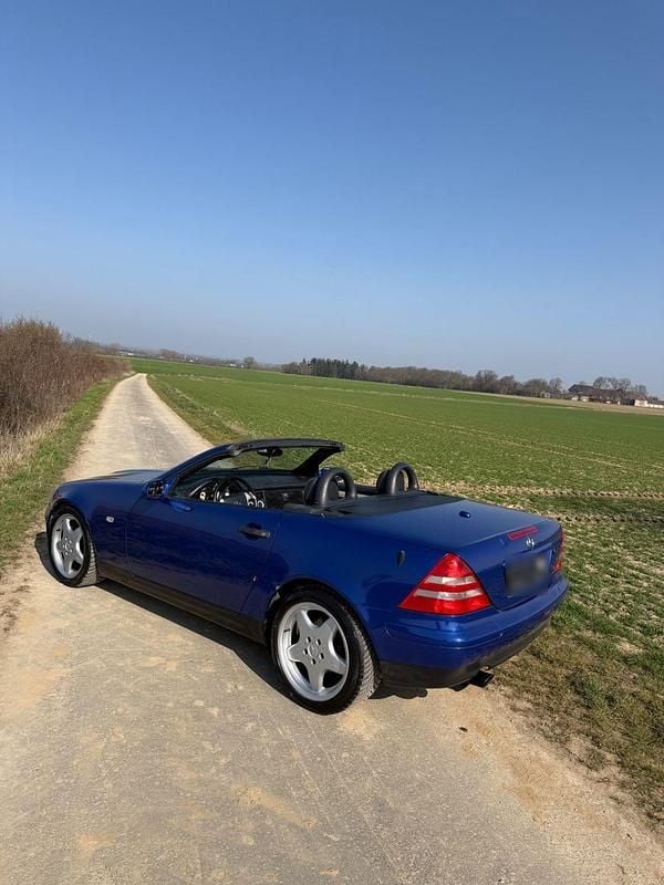 Gebraucht Mercedes SLK230 193 PS (141 kW) 2001 Blau Cabrio