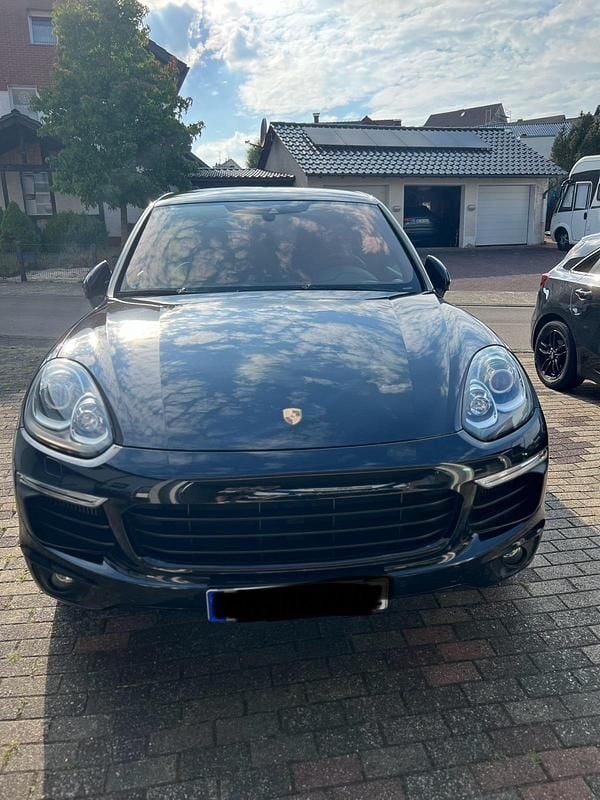 Schwarz Gebraucht 2015 Porsche Cayenne S Platinum Edition SUV | 24.500 € (Fairer Preis) - Bild 1/4