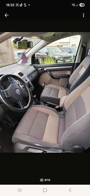 Schwarz Gebraucht 2010 VW Touran Cross Van / Kleinbus | 5.400 € (Guter Preis) - Bild 1/4