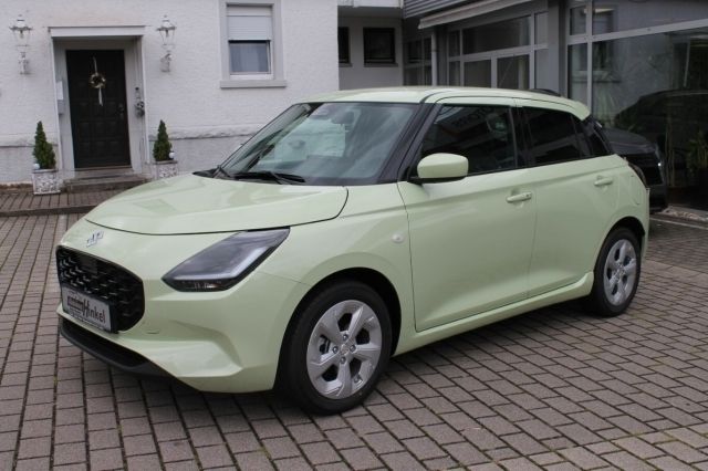 Gelb Gebraucht 2024 Suzuki Swift Comfort Kleinwagen | 16.990 € (Fairer Preis) - Bild 1/4