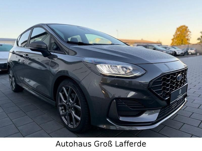 Grau Gebraucht 2022 Ford Fiesta ST-Line Kleinwagen | 15.990 € (Fairer Preis) - Bild 1/4