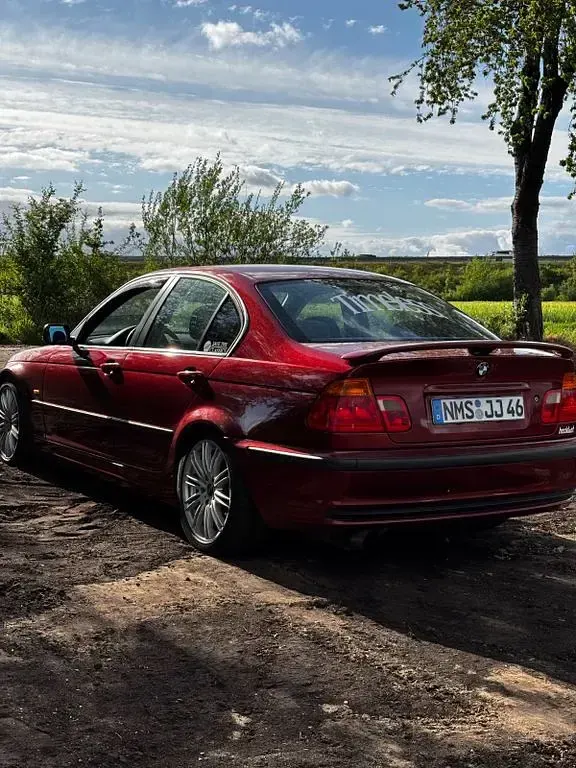 Gebraucht BMW 320 Performance 150 PS (110 kW) 1998 Rot Limousine
