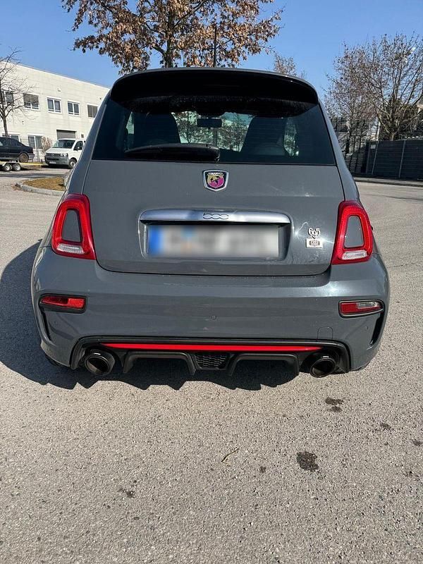 Usado Abarth 695 165 HP (121 kW) 2017 Cinzento Citadino