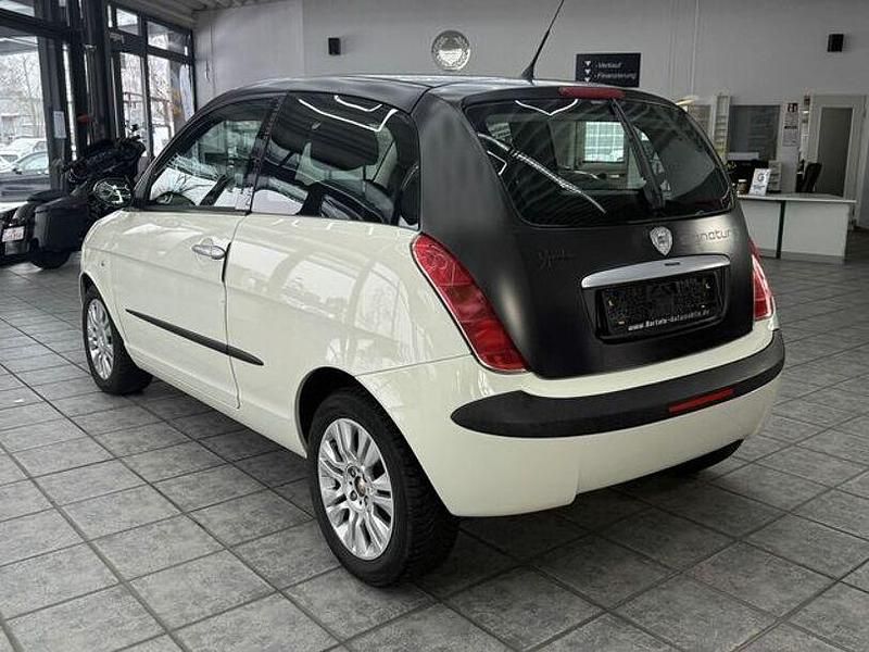 Gebraucht Lancia Ypsilon 80 PS (58 kW) 2006 Weiß Kleinwagen