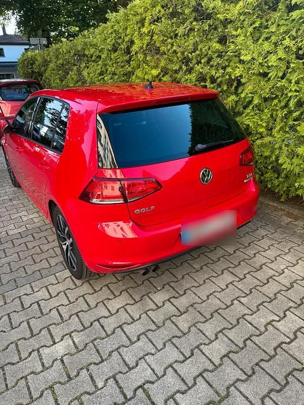 Gebraucht VW Golf VII Edition 150 PS (110 kW) 2015 Rot Limousine