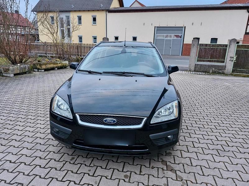 Gebraucht Ford Focus Ghia 115 PS (84 kW) 2005 Schwarz Kombi