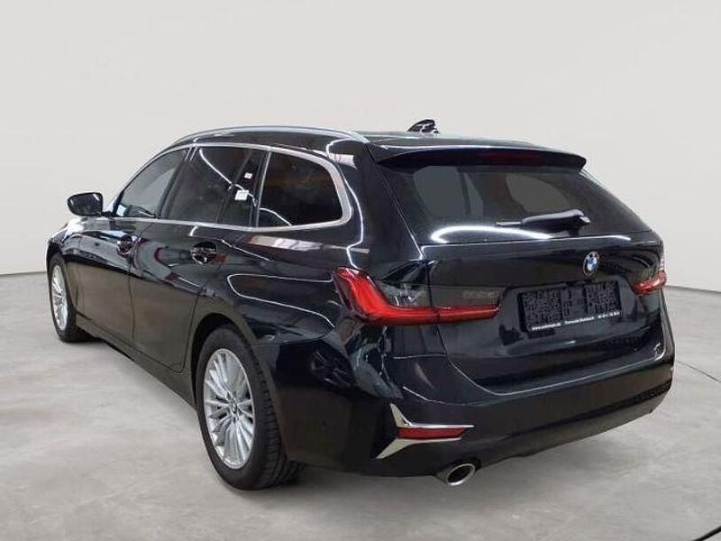 Gebraucht BMW 320 Luxury Line 190 PS (139 kW) 2020 Saphirschwarz metallic Kombi
