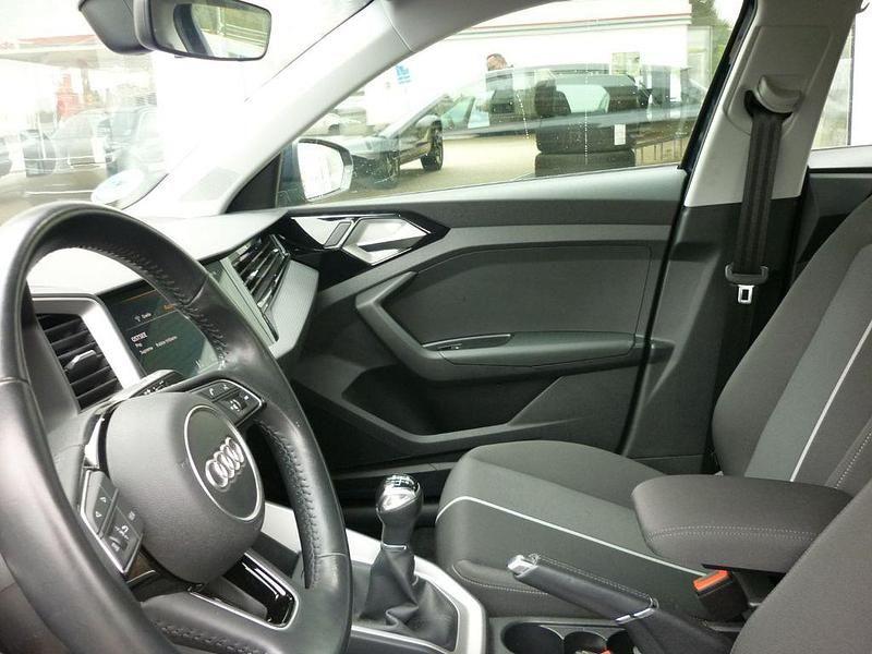 Second-hand Audi A1 Basis 128 CP (94 kW) 2020 Albastru SUV