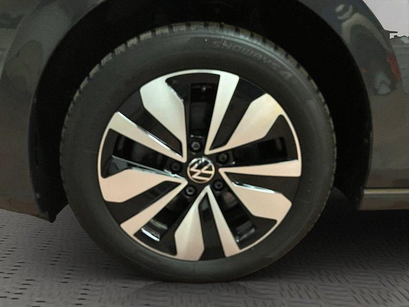 Gebraucht VW Golf VIII Move 110 PS (80 kW) 2024 Grau Limousine
