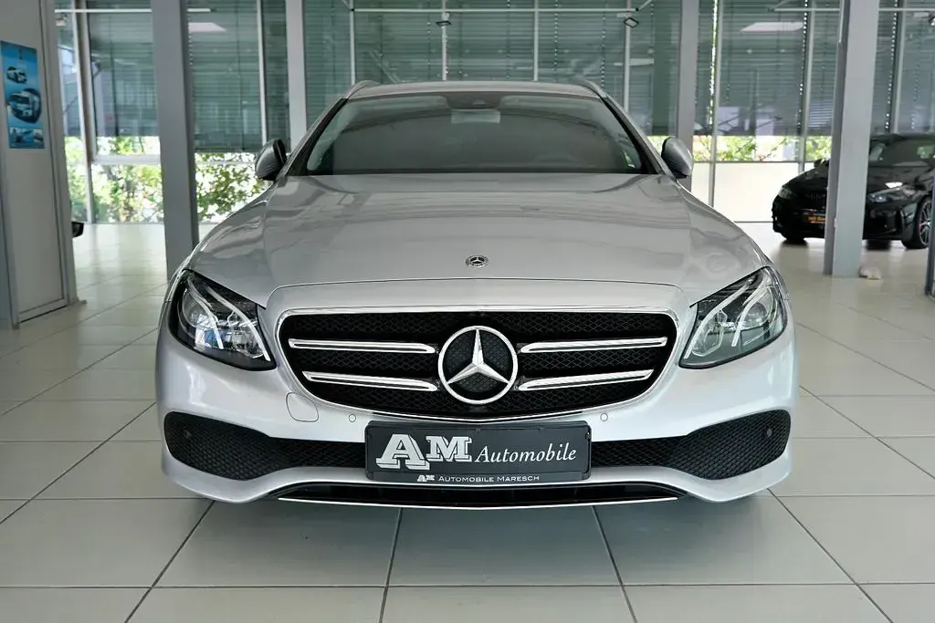 Gebraucht Mercedes E220 Avantgarde 194 PS (142 kW) 2020 Silber Kombi