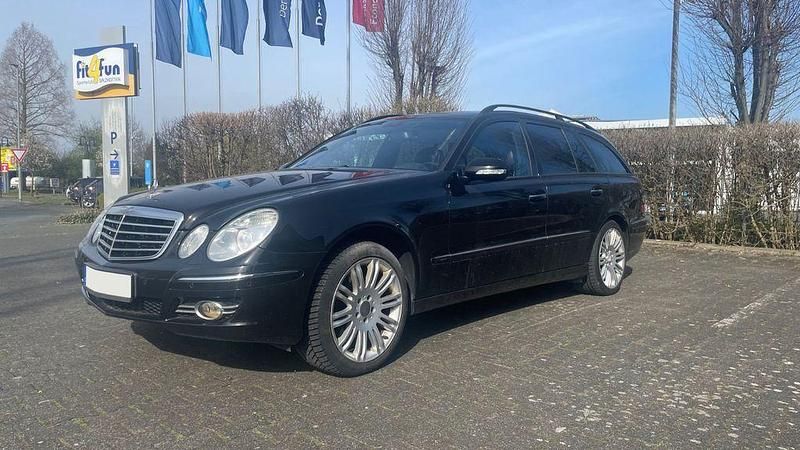 Gebraucht Mercedes E350 Avantgarde 292 PS (214 kW) 2008 Schwarz Limousine