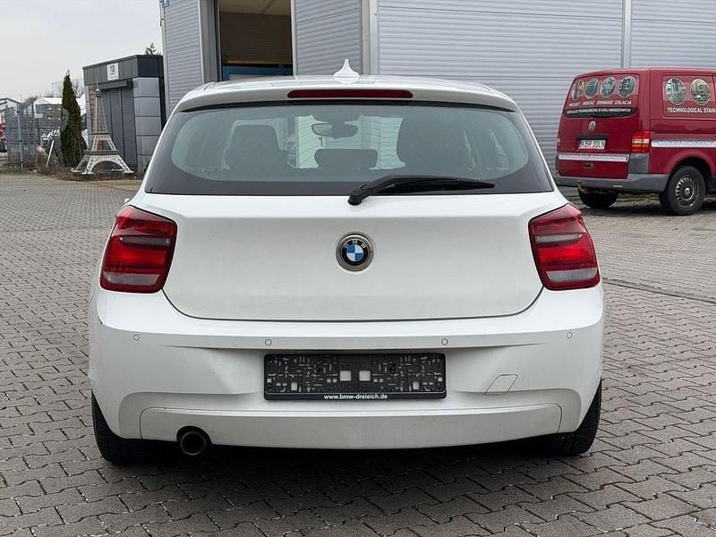 Gebraucht BMW 116 Sport Line 136 PS (100 kW) 2011 Weiß Kleinwagen