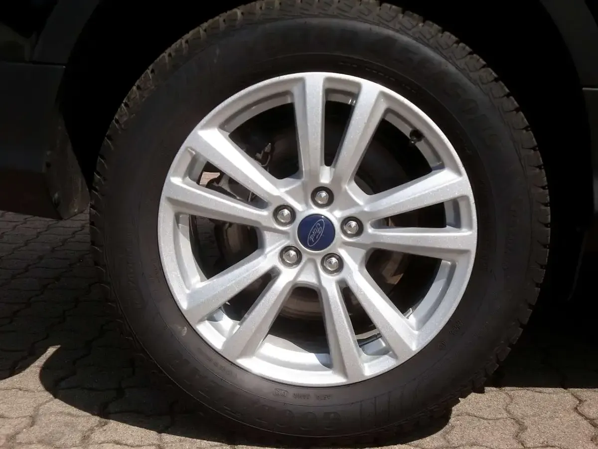 Gebraucht Ford Kuga Cool & Connect 150 PS (110 kW) 2019 Iridiumschwarzmica SUV