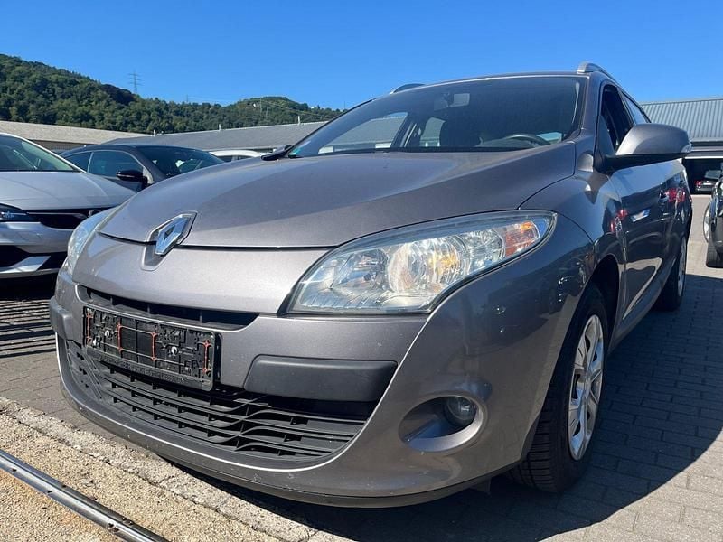 Grau Gebraucht 2011 Renault Mégane GrandTour Expression Kombi | 2.400 € (Superpreis) - Bild 1/4