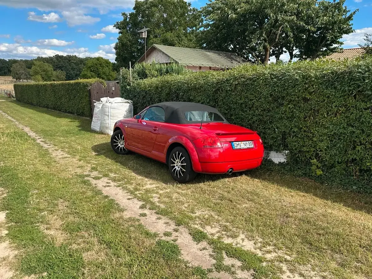 Gebraucht Audi TT Roadster 180 PS (132 kW) 2000 Rot Cabrio