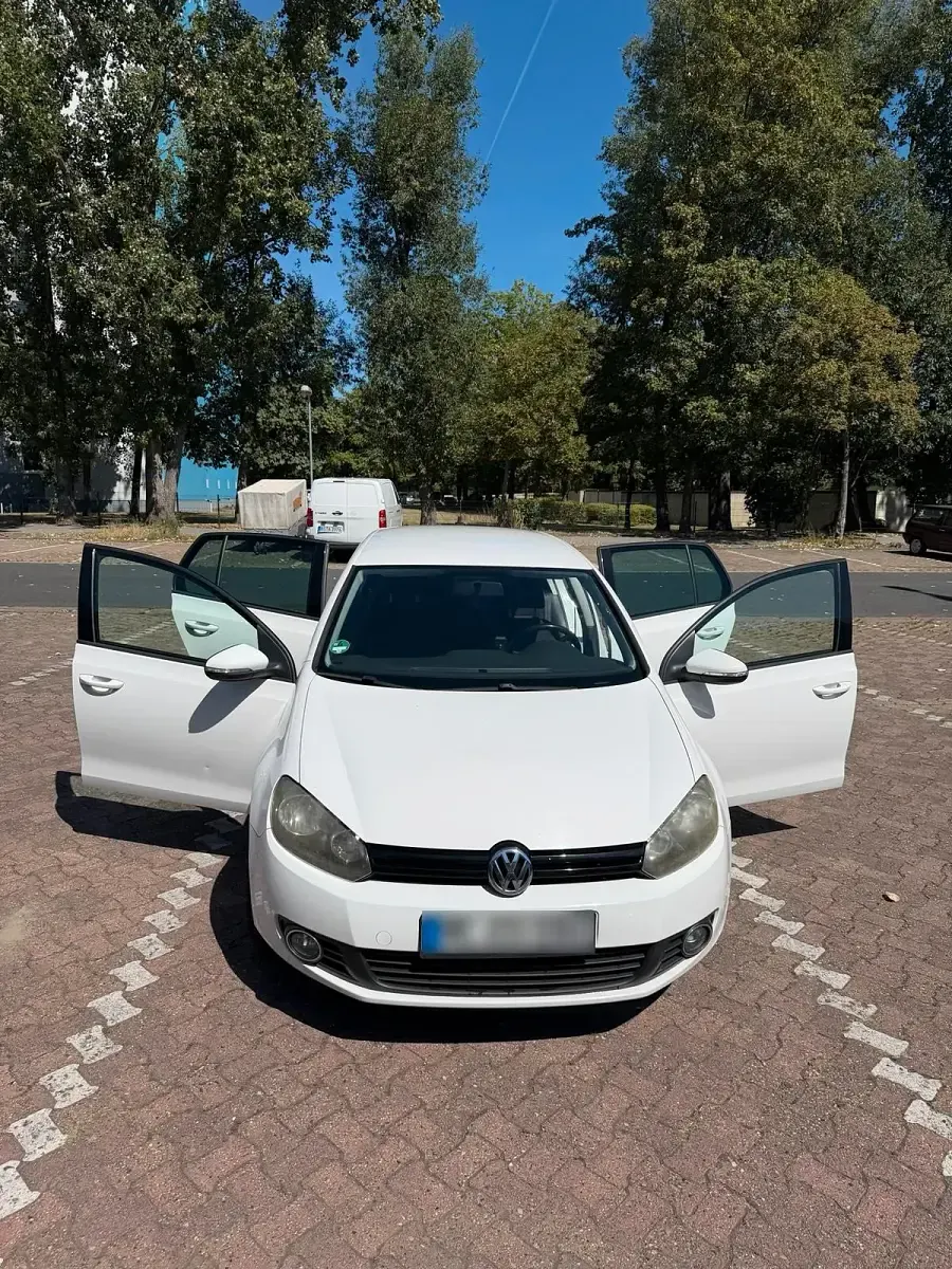 Gebraucht VW Golf VI 110 PS (80 kW) 2009 Weiß Kleinwagen