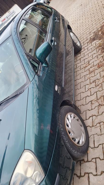 Gebraucht Suzuki Liana 90 PS (66 kW) 2008 Grün Limousine