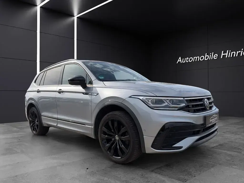 Gebraucht VW Tiguan Allspace R-line 200 PS (147 kW) 2022 Pyrit silber (metallic) SUV