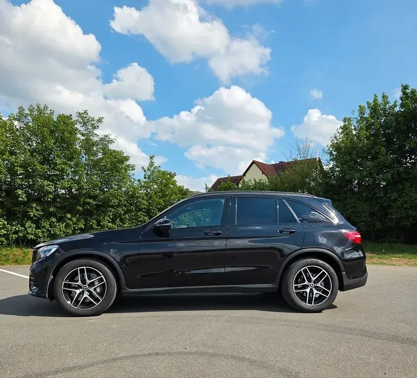 Gebraucht Mercedes GLC350 AMG line 258 PS (189 kW) 2018 Schwarz SUV