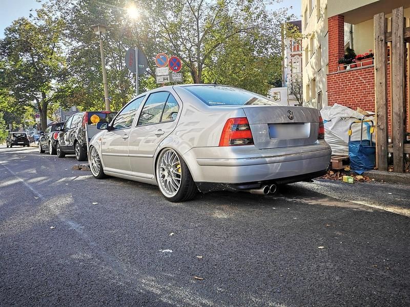 Gebraucht VW Bora 180 PS (132 kW) 2002 Silber Limousine