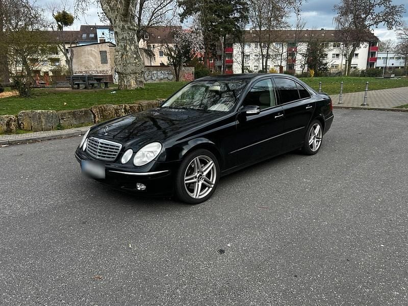 Gebraucht Mercedes E320 224 PS (164 kW) 2003 Schwarz Limousine