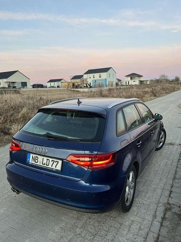 Gebraucht Audi A3 Ambition 140 PS (102 kW) 2014 Blau Kleinwagen