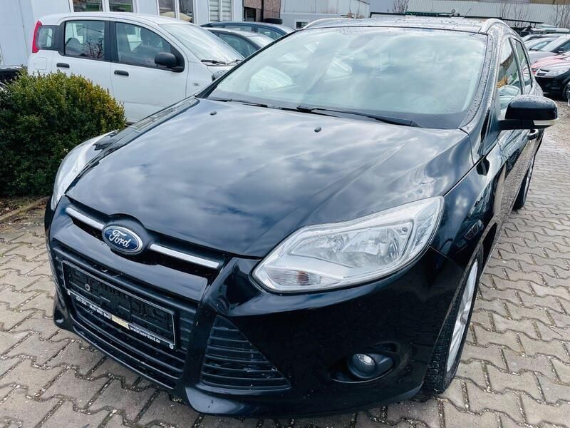 Schwarz Gebraucht 2014 Ford Focus SYNC Edition Kombi | 4.990 € (Guter Preis) - Bild 1/4