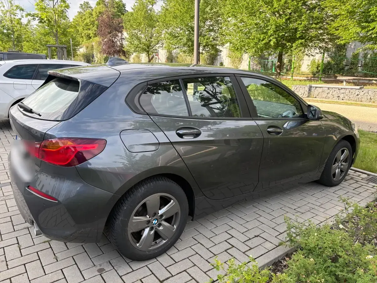 Gebraucht BMW 118 150 PS (110 kW) 2019 Grau Kleinwagen