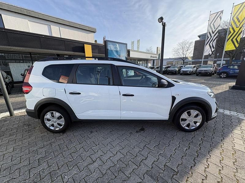 Usado Dacia Jogger Expression 101 HP (74 kW) 2022 Branco Monovolume