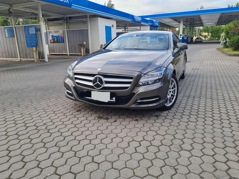 Grau Gebraucht 2012 Mercedes CLS350 Coupé | 15.500 € (Fairer Preis) - Bild 1/4