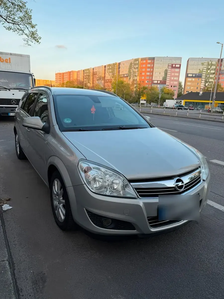 Gebraucht Opel Astra 125 PS (91 kW) 2009 Gold Kombi