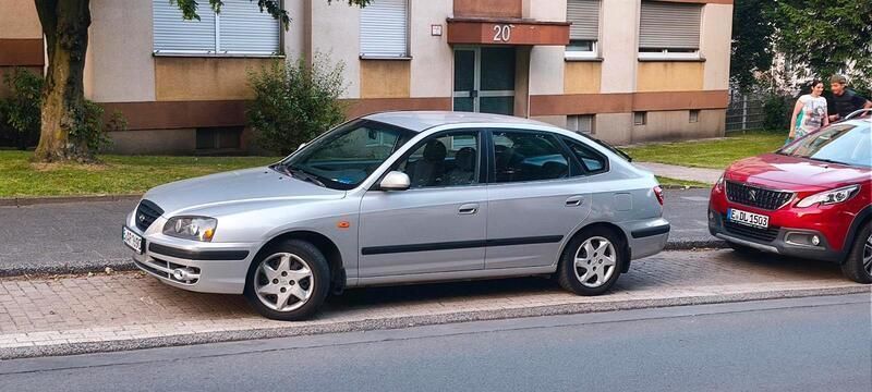Silber Gebraucht 2025 Hyundai Elantra Kombi | 2.500 € - Bild 1/4