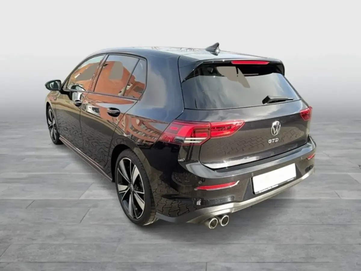 Second-hand VW Golf VIII GTD 200 CP (147 kW) 2021 Negru Berlinǎ