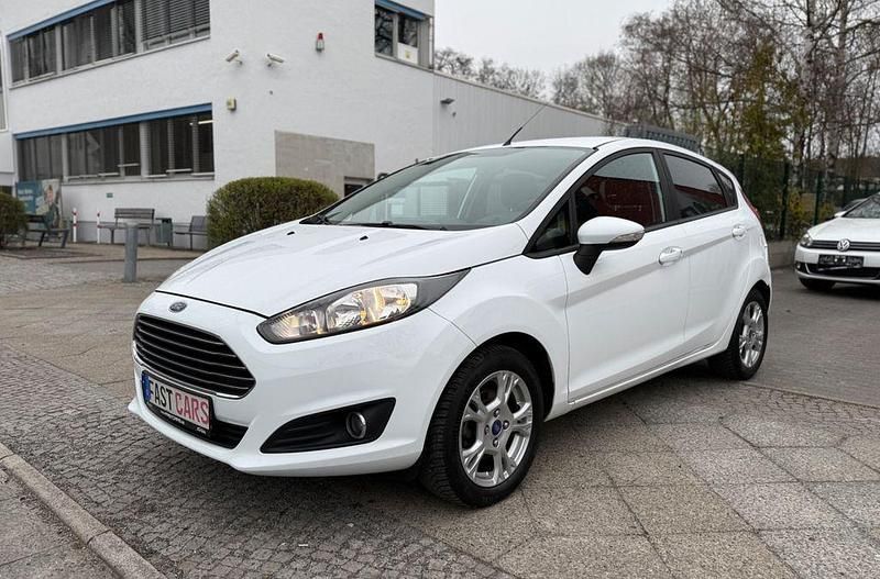 Gebraucht Ford Fiesta SYNC Edition 80 PS (58 kW) 2014 Weiß Kleinwagen
