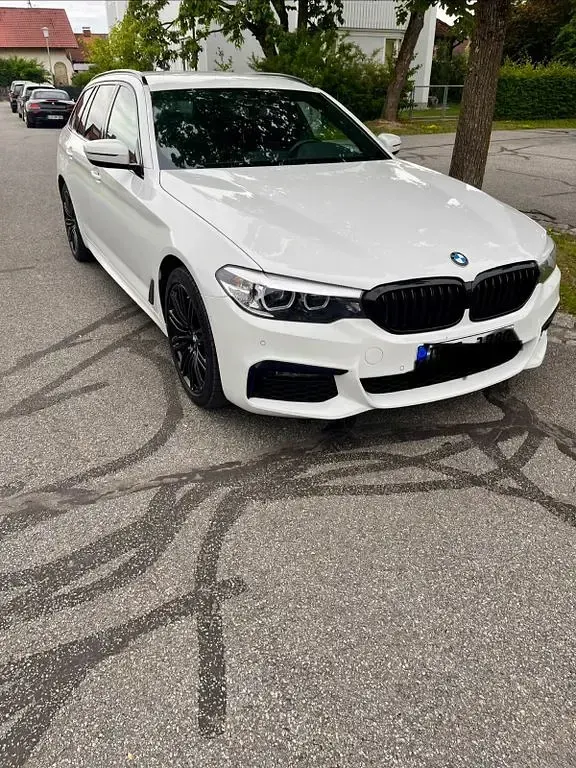 Gebraucht BMW 520 M Sport 190 PS (139 kW) 2019 Weiß Kombi