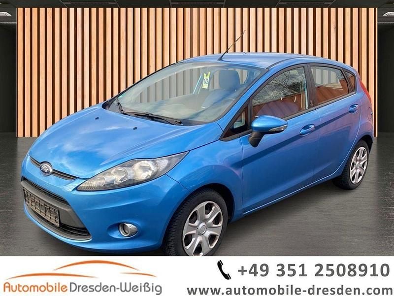 Gebraucht Ford Fiesta Champions Edition 82 PS (60 kW) 2012 Blau Kleinwagen
