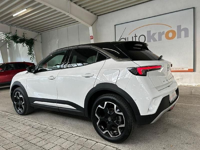 Gebraucht Opel Mokka-e Ultimate 100 kW (136 PS) 2023 Jade weiss/arktis weiss SUV