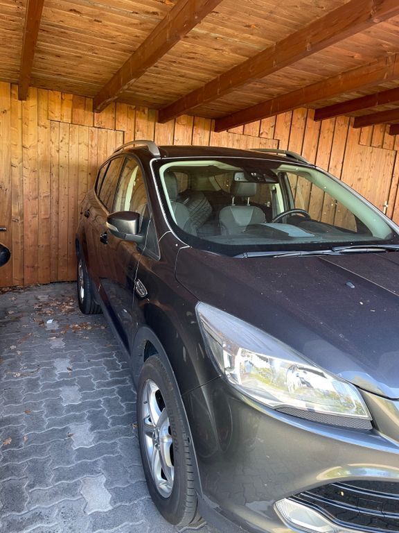 Grau Gebraucht 2016 Ford Kuga SYNC Edition SUV | 10.500 € (Superpreis) - Bild 1/2