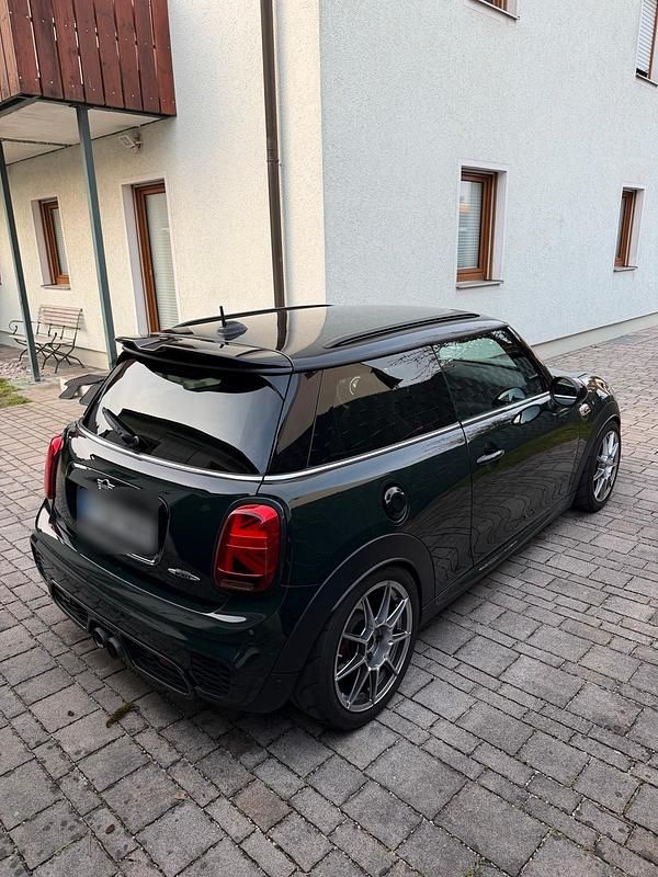 Gebraucht Mini John Cooper Works 265 PS (194 kW) 2015 Grün Kleinwagen