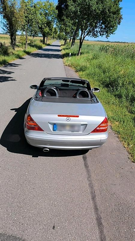 Silber Gebraucht 2000 Mercedes SLK200 Cabrio | 3.600 € (Fairer Preis) - Bild 1/4