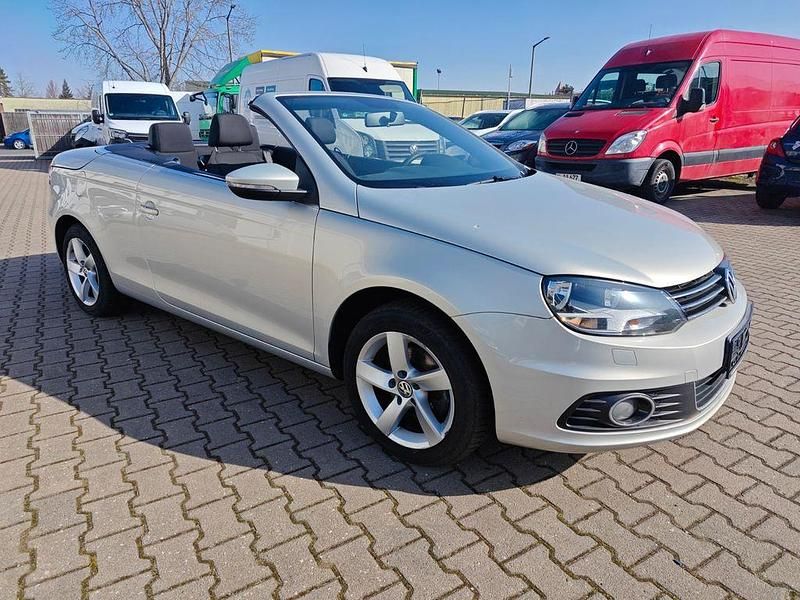 Usata VW Eos Basis 122 CV (89 kW) 2012 Oro Cabrio