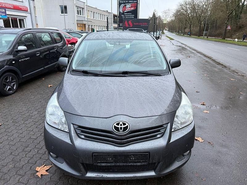 Gebraucht Toyota Verso Life 147 PS (108 kW) 2010 Grau Van / Kleinbus
