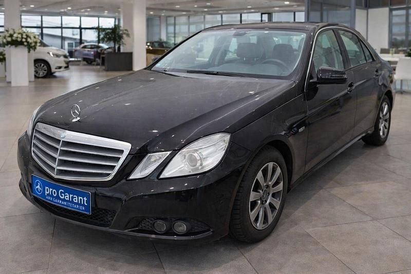 Gebraucht Mercedes E220 170 PS (125 kW) 2010 Schwarz Limousine