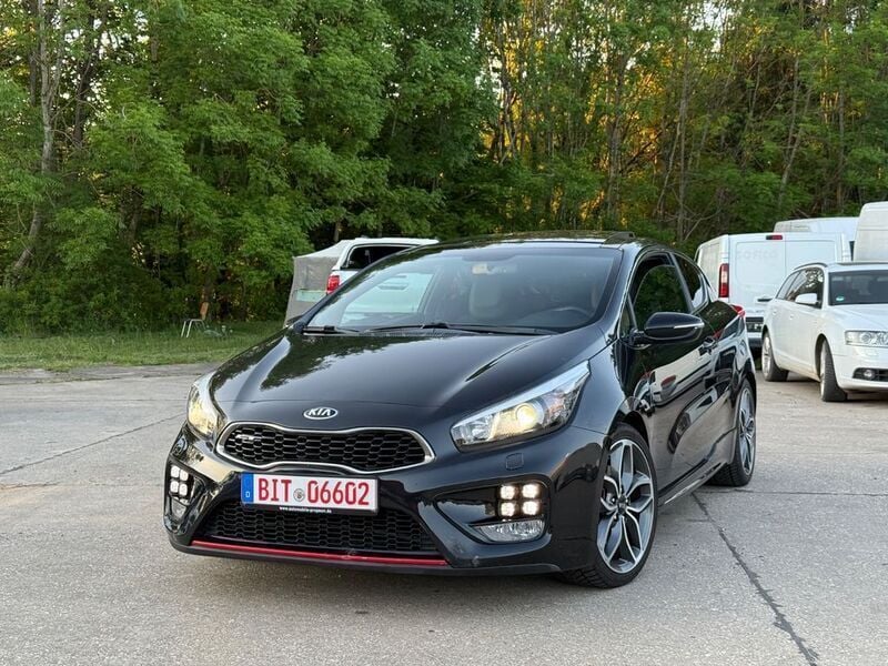 Schwarz Gebraucht 2017 Kia ProCeed GT 2 Kleinwagen | 10.900 € - Bild 1/4
