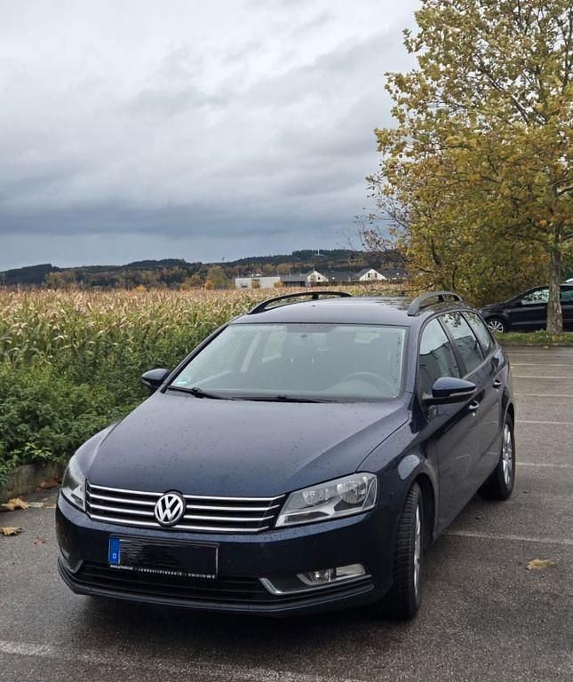 Blau Gebraucht 2012 VW Passat Kombi | 6.200 € (Fairer Preis) - Bild 1/4